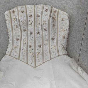 Elegant Strapless Embroidered Wedding Dress